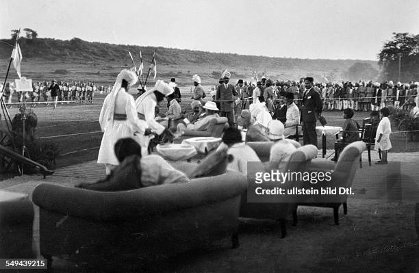 India Madhya Pradesh Bhopal The nobility of Bhopal celebrationg an event - 1930 - Photographer: Emil Otto Hoppe - Published by: 'Die Dame' 23/1930...