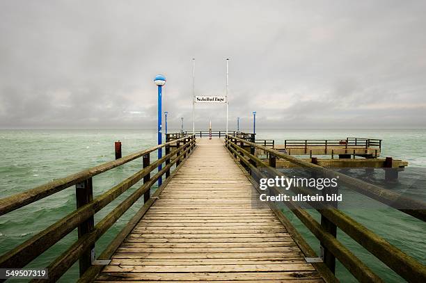 Seebruecke Zingst, menschenleer im Winter