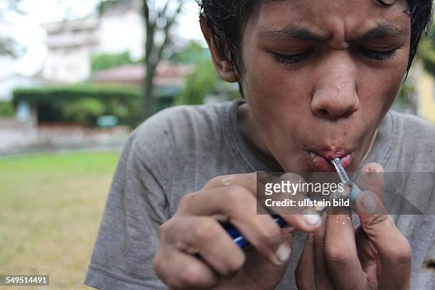Streetkids with the drug Crack