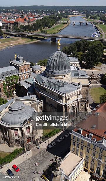 Dresden, Landeshauptstadt des Freistaates Sachsen: Die Hochschule für Bildende Künste an der Brühlschen Terrasse, mit der Kuppel, Zitronenpresse...