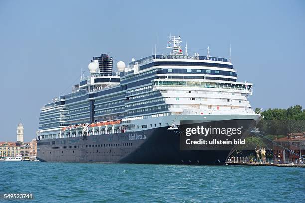 Kreuzfahrtschiff Nieuw Amsterdam ankert in Venedig zum Landausflug