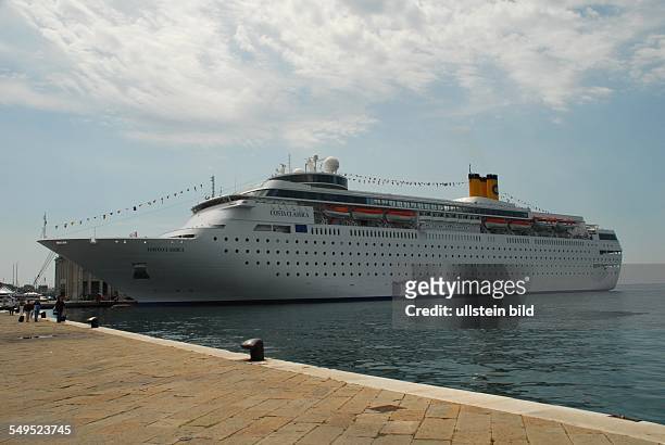 Kreuzfahrtschiff Costa Classica im Hafen von Triest, Italien