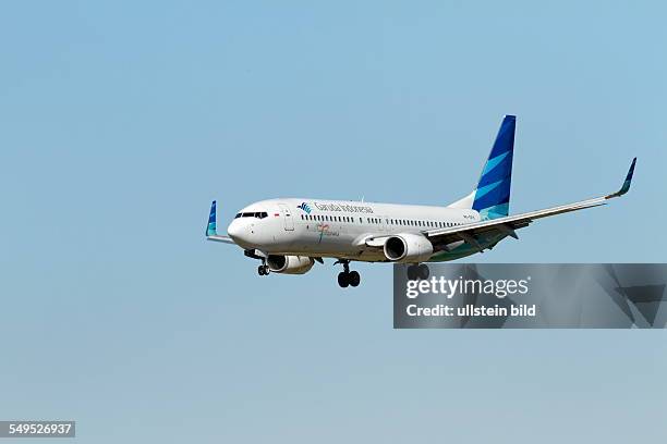 Garuda Airlines Boeing 737-86N