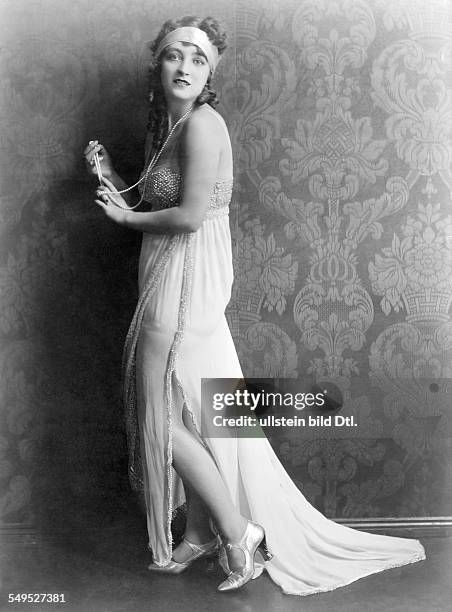 Anny Ahlers, Singer, Actor, Germany - in the operetta "Lady Hamilton" by Eduard Künneke