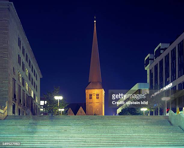 Dortmund, Ruhr area, Westphalia, North Rhine-Westphalia, NRW, Petri Church, evangelic church, Gothic, church tower, pedestrian mall, Westenhellweg,...
