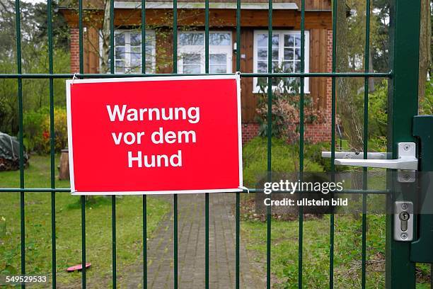 Ostseebad Boltenhagen, Schild Warnung vor dem Hund