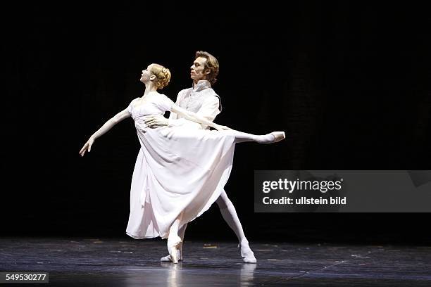 Vladimir Malakhov and Iana Salenko during a rehearsal of the ballet 'Das flammende Herz' in the Berlin State Opera - premiere: