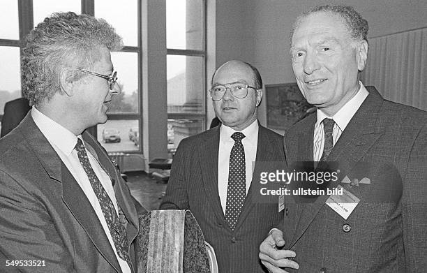 Conference of the Institute for East West Security Studies in Potsdam , from left: Karsten D. Voigt , Jack F. Matlock , and Herbert S. Okun