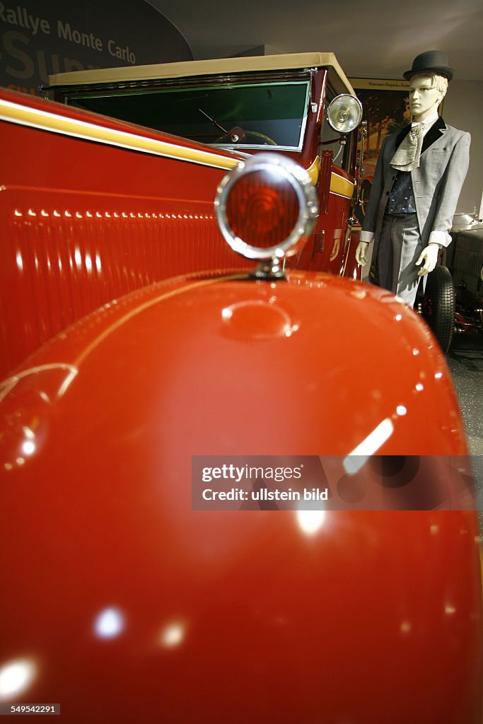 DEU, GERMANY, Suhl: Simson Supra Typ A model constructed in 1932. Since Mai 2007 the car museum Suhl is based in the new buildings at the city centre of Suhl. The exhibition shows bicycles, mopeds, mo
