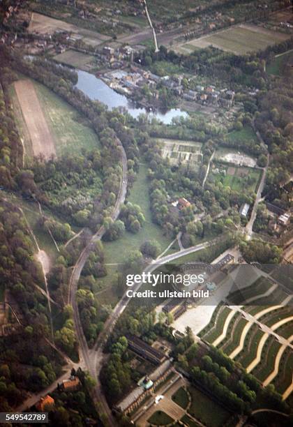 Potsdam: aerial view of Sanssouci Palace