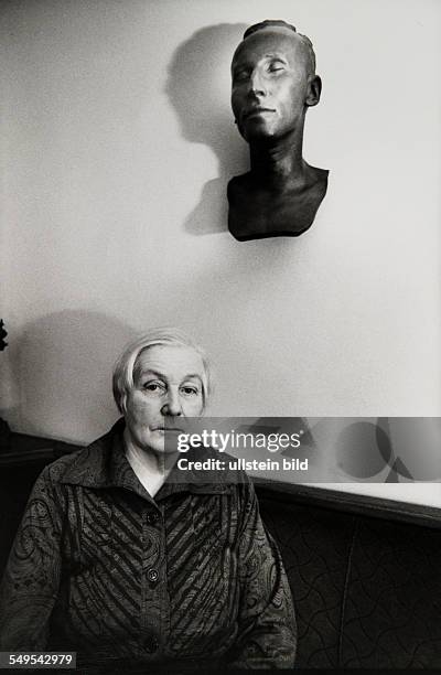 Germany, Lina Heydrich, widow of Nazi leader Reinhard Heydrich with his death-mask on Fehmarn.