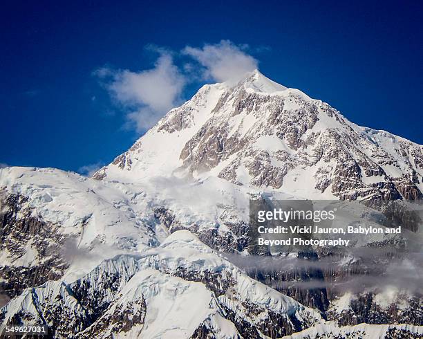 clear and dramatic mt. mckinley / denali - mt mckinley stock pictures, royalty-free photos & images
