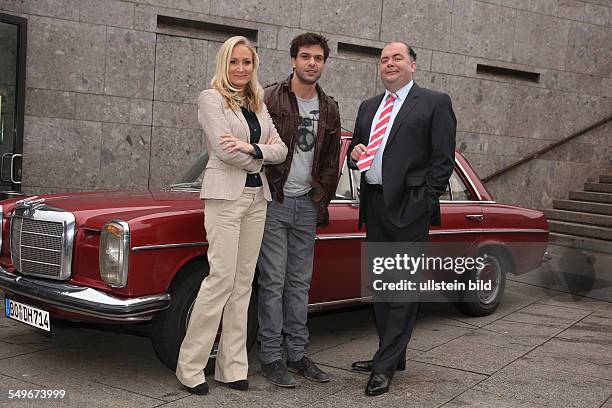 Janine Kunze, Kai Schumann und Timo Dierkes in der neuen ZDF Serie "Heldt" beim Fototermin in Köln