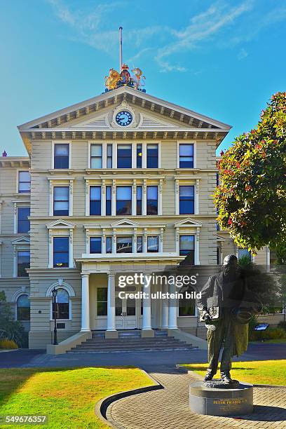 Wellington; die 1876 im Renaissancestil erbauten Government Buildings sind der zweitgroesste Holzbau der Welt. Das ueberwiegend aus Kauriholz...