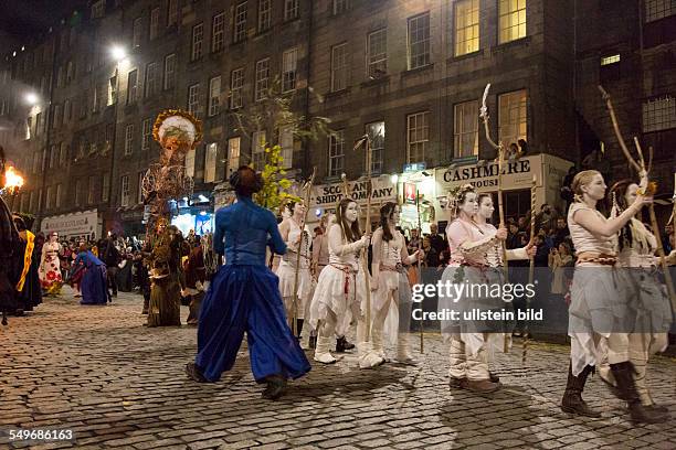 Haloween Parade auf der Royal Mile in der Altstadt von Edinburgh