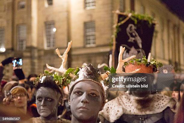 Haloween Parade auf der Royal Mile in der Altstadt von Edinburgh