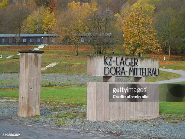 Während der NS-Zeit mussten Häftlinge aus vielen Ländern Europas im Konzentrationslager Dora-Mittelbau in Bergstollen des Kohnstein die Raketenwaffen...