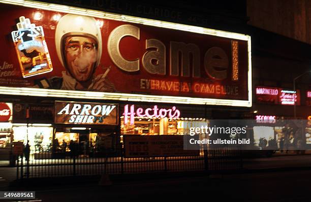 Illuminated advertising for 'Camel' cigarettes in Los Angeles - around 1958