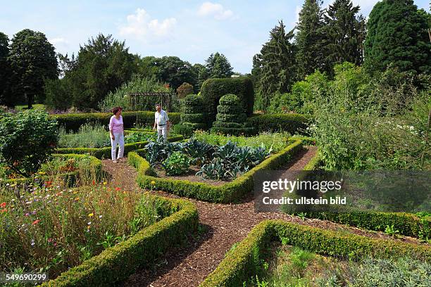 Krefeld, North Rhine-Westphalia, NRW, D-Krefeld-Oppum, Botanical Gardens, Lower Rhenish cottage garden, hedge, boxwood hedge