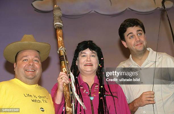 Der Schauspieler, Comedian und Moderator Dirk Bach mit Hella von Sinnen und Bastian Pastewka bei der grossen Winnetou-Nacht