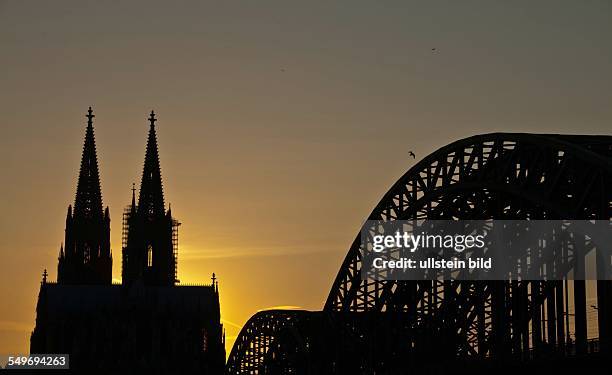 Abendstimmung am Kölner Dom, Hohenzollernbrücke, Köln, Nordrhein-Westfalen