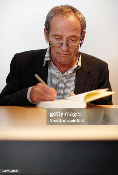 Peter Ensikat Photos and Premium High Res Pictures Getty Images