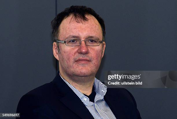 Prof. Dr. MANFRED JÄGER-AMBROZEWICZ at a discussion event at Frankfurt