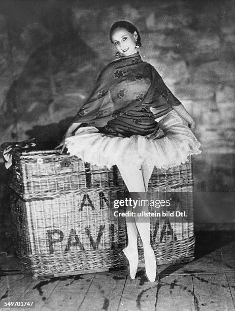 Anna Pavlova *12.02.1881-+ Ballet dancer, Russia Principal artist of the Imperial Russian Ballet, St Petersburg - undated