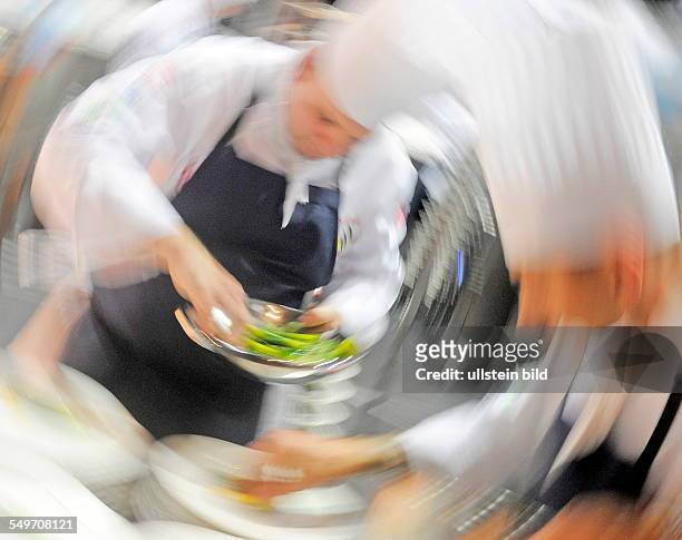 Die Nationalmannschaft von Wales kocht in Erfurt auf der Messe waehrend der Internationale Kochkunstausstellung Olympiade der Koeche. Bis zum 10....