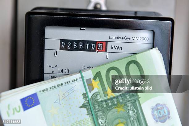 79 ZĂ€hler Stock Photos and High-Res Images