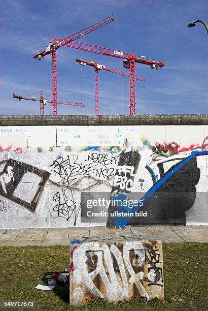 Teil der East Side Gallery, Berliner Mauer , Neubaugebiet