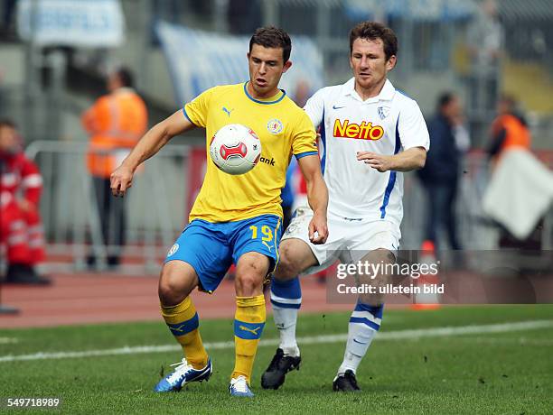 Spieltag, Saison 2012/2013 - Ken Reichel, Paul Freier, Zweikampf, Aktion, Spielszene, , Eintracht Braunschweig - VfL Bochum, , Sport, Fußball...