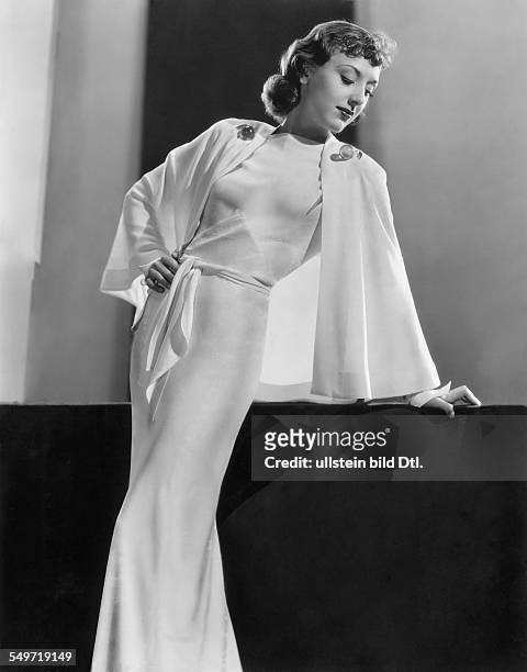 Ann Dvorak Photos and Premium High Res Pictures - Getty Images