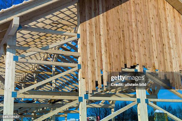 Dachkonstruktion aus Holz, Symbolfoto für Eigenheim, Hausbau, und Hausfinanzierung