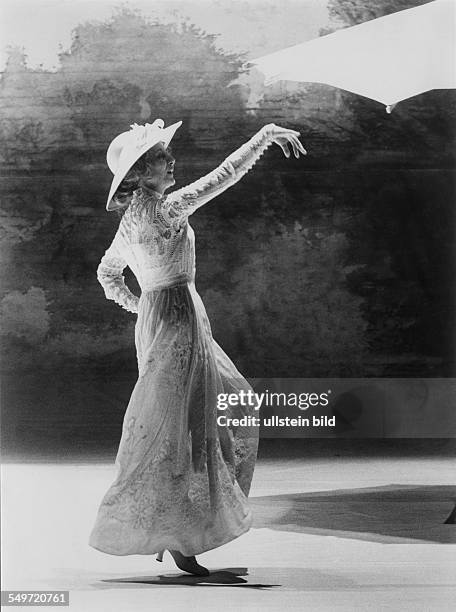 Rosemarie Fendel im Theaterstück "Die Möwe" im Schiller-Theater. Inszeniert von Johannes Schaaf. Premiere am .