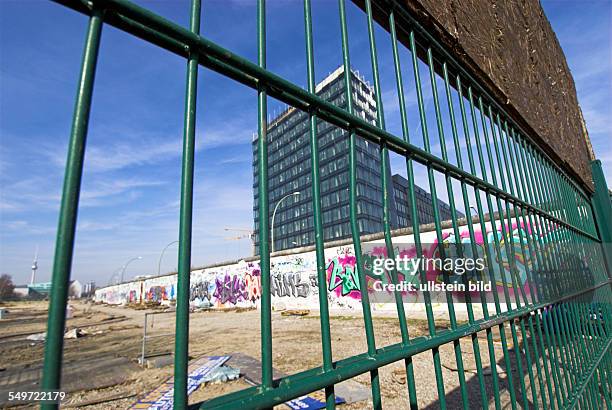 Teil der East Side Gallery, Berliner Mauer , Neubaugebiet