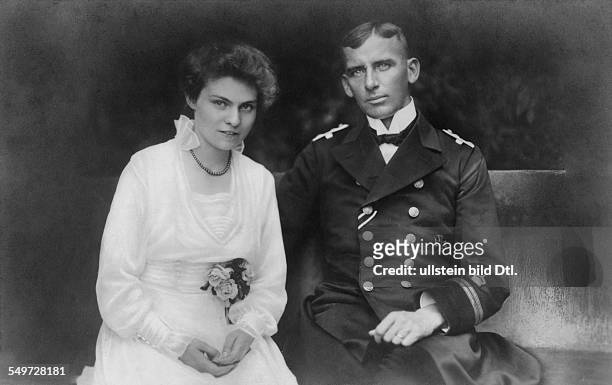 Hellmuth von Mücke Kapitänleutnant mit seiner Frau - um 1915
