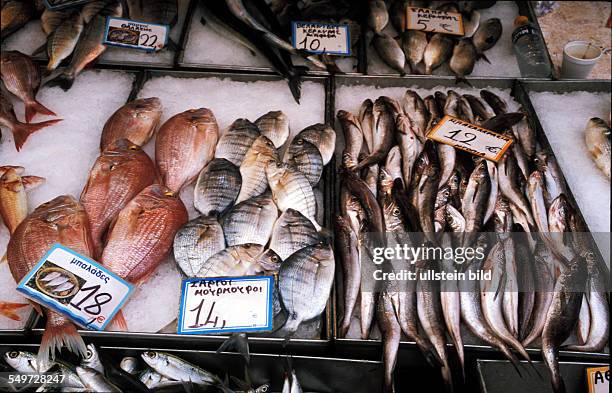 Greece, Ionian Isalnds, Corfu Island, Kerkyra, street scene, old town centre, fish market,