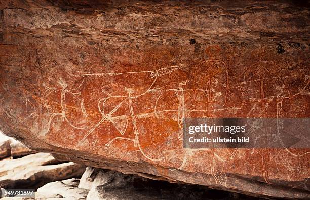 Nt Rocks 72 Kakadu Rock Paintings Northern Territory Australia Stock Photos ...
