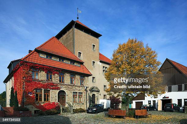 Horn-Bad Meinberg, East Westphalia, Westphalia, North Rhine-Westphalia, NRW, castle Horn, courtyard, autumnal