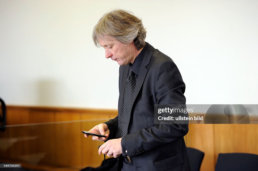 Der Prozess gegen Dr. Ralph Melcher, der frühere Leiter des... News ...