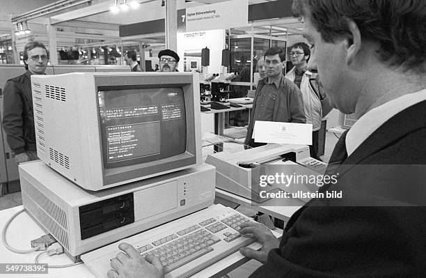Robotron CAD Station, computer aided design, technology developed by the nationally-owned company VEB Kombinat Robotron, presented at the Leipzig Fair
