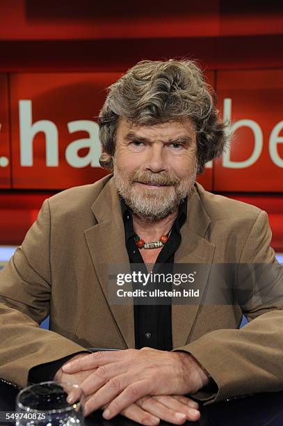 Der Extrem-Bergsteiger, Naturschützer und Bergbauer Reinhold Messner zu Gast in der ARD Talkshow "Hart aber Fair" in Köln.