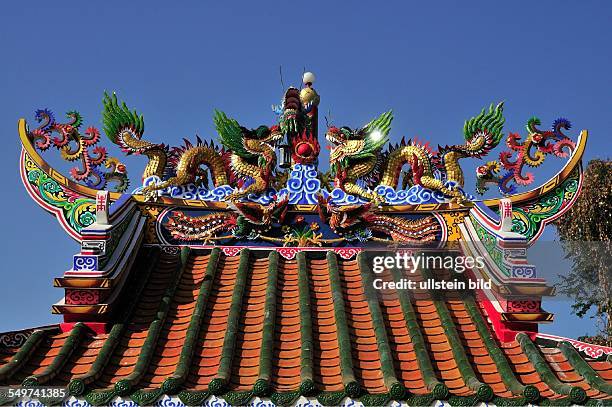 Dachdetail mit Drachen, Daoismus, Chinesischer Tempel in der Ho Road, Wat Putaugongmaa, Nong Khai