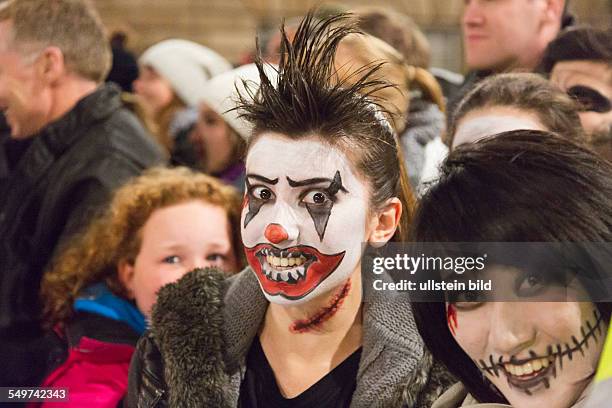 Haloween Parade auf der Royal Mile in der Altstadt von Edinburgh