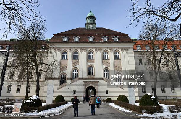 Deutsches Herzzentrum, Charite Universitaetsklinik Campus Wedding, Krankenhaus Rudolf-Virchow, Augustenburger Platz, Wedding, Berlin, Deutschland /...