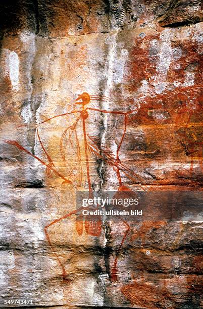 Nt Rocks Kakadu Rock Paintings Northern Territory Australia Photos and Premium ...