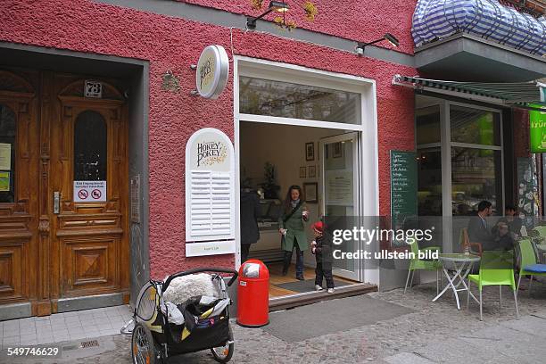 Berlin/Prenzlauer-Berg_Pankow: In der Stargarder Strasse 73 fuehrt Niko Robert seine Eispatisserie HOKEY POKEY seit 2011 mit dem Erfolg, dass sich zu...