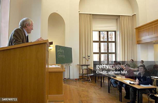 Vorlesung in der Theologischen Fakultät der Humboldt-Universität, Prof. Dr. Van der Osten-Sacken zum Thema "Heilungssprechung"