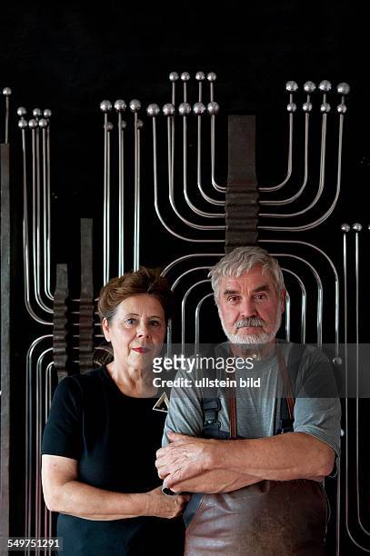Atelier fuer Stahl- und Metallgestaltung in Berlin, Kunstschmied Achim Kuehn mit Ehefrau und Managerin Helgard
